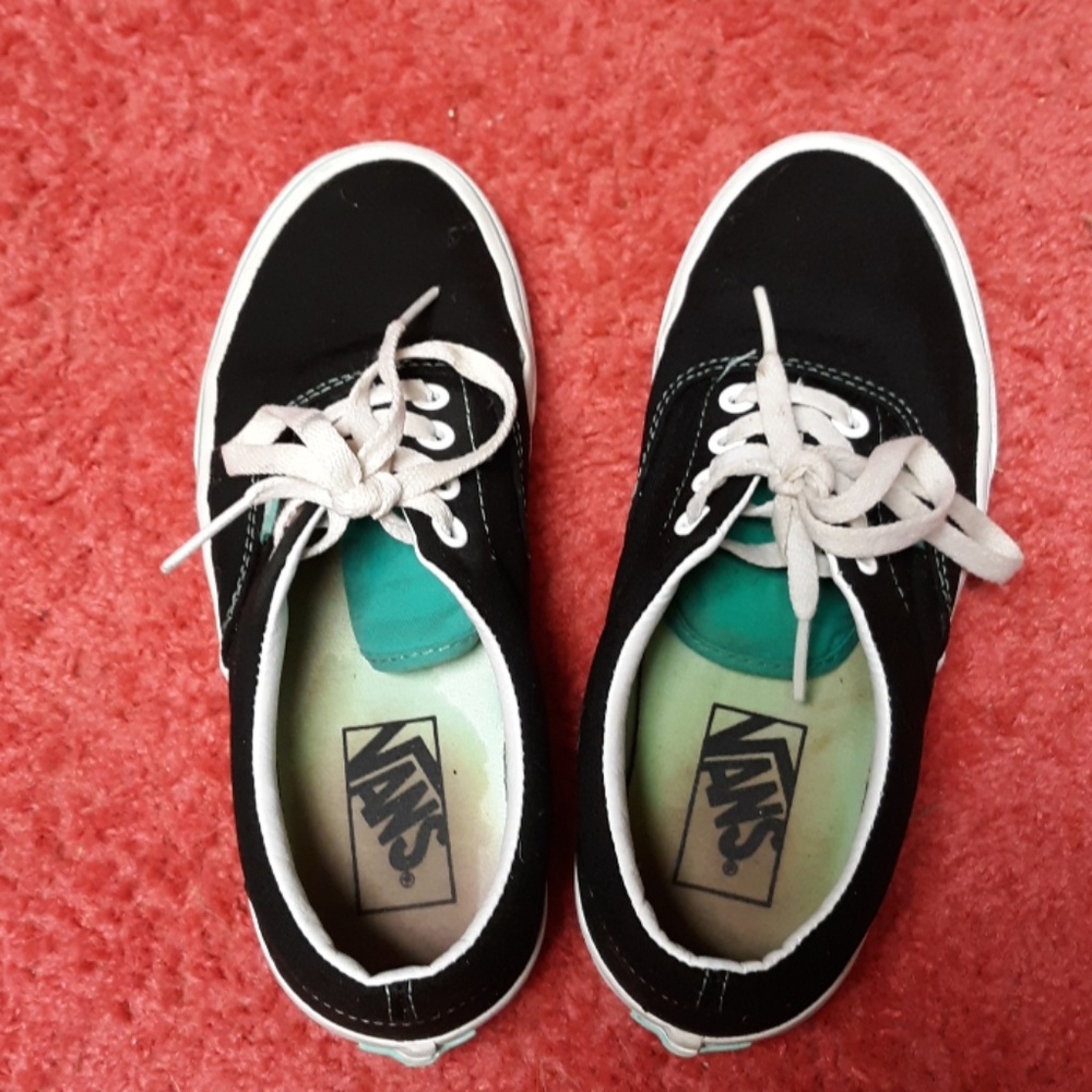 Van's unisex lace up shoes